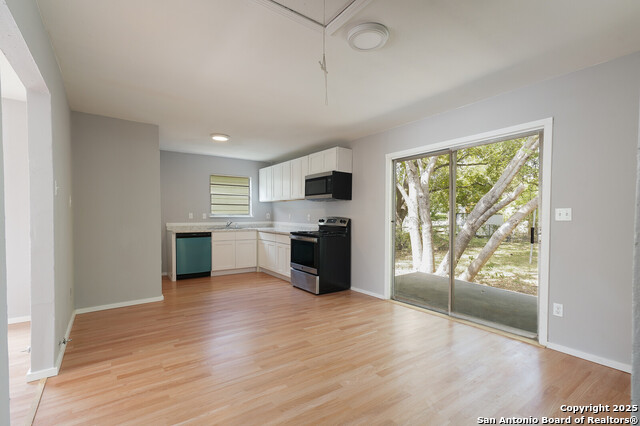 Image 8 of 16 For 435 Bedford W