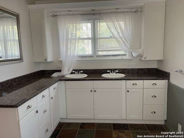 Image 12 of 12 For 402 Herff Street