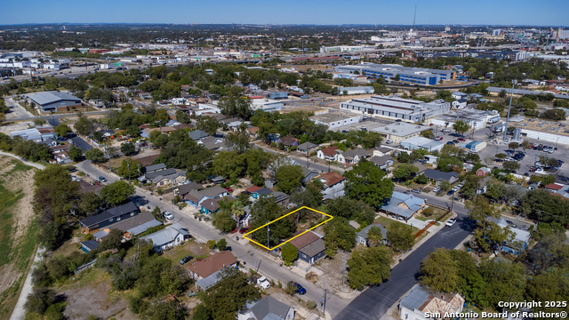 Image 11 of 11 For 207 Forrest