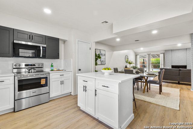 Image 11 of 30 For 9643 Chelmsford