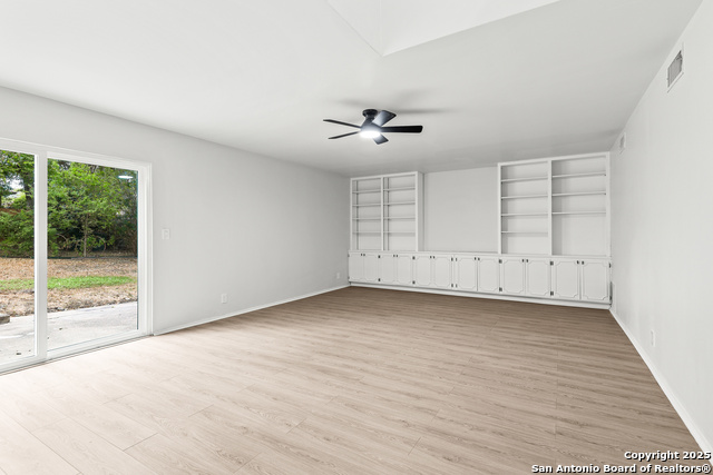 Image 13 of 30 For 9643 Chelmsford