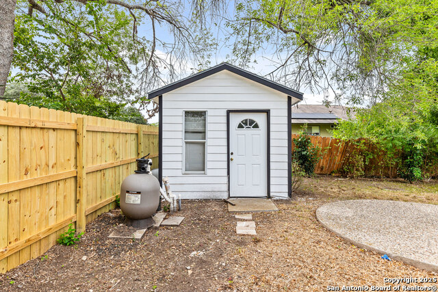 Image 28 of 30 For 9643 Chelmsford