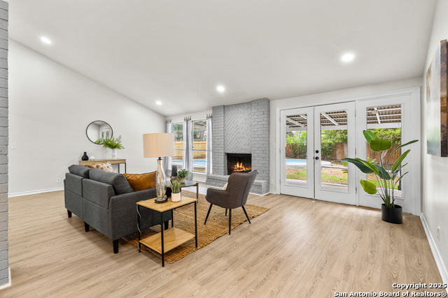 Image 4 of 30 For 9643 Chelmsford