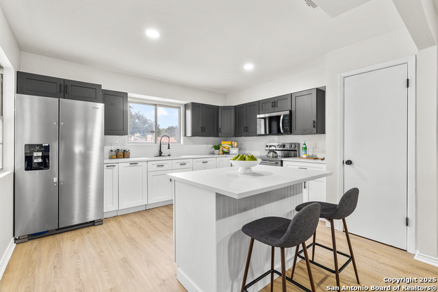 Image 9 of 30 For 9643 Chelmsford