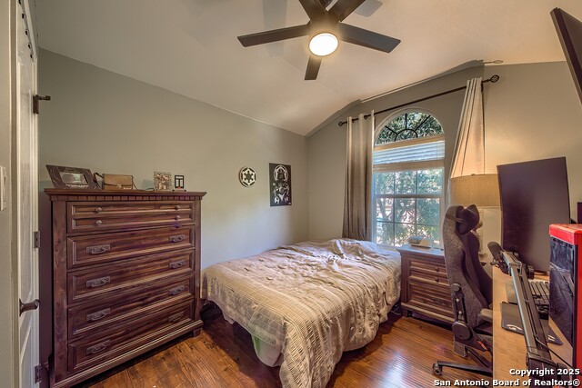 Image 18 of 25 For 9622 Wolf Pt