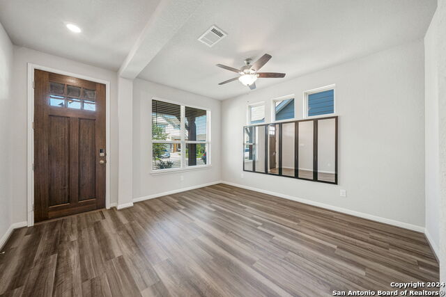 Listing photo id 12 for 11636 Folsom Pass