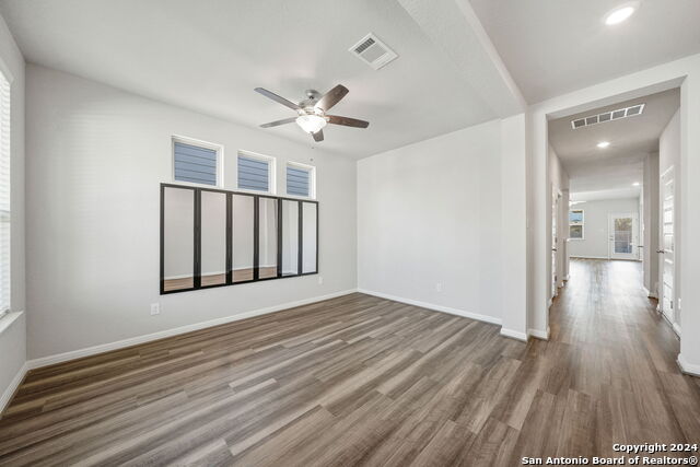 Listing photo id 13 for 11636 Folsom Pass