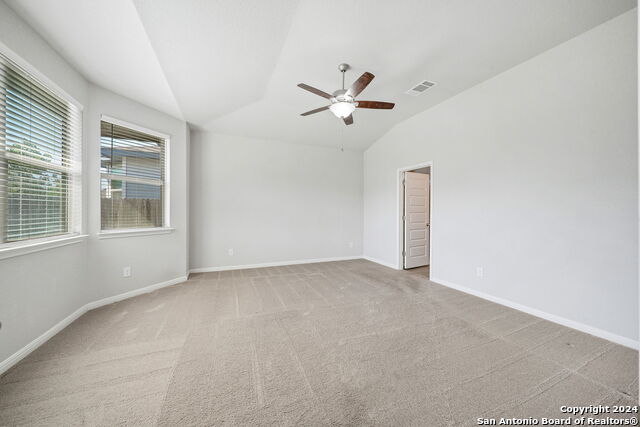 Listing photo id 14 for 11636 Folsom Pass