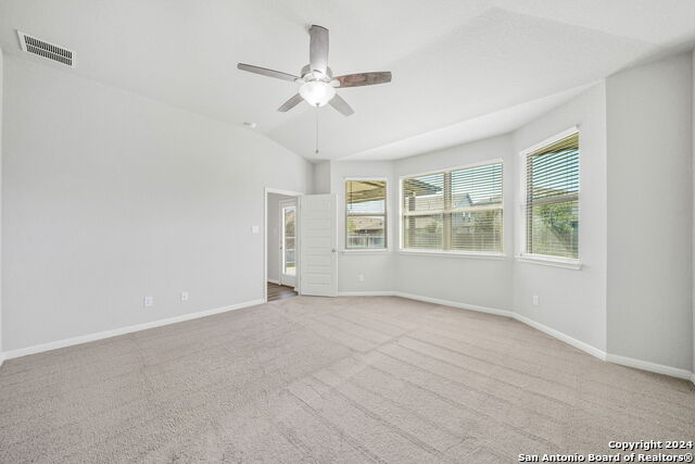 Listing photo id 15 for 11636 Folsom Pass