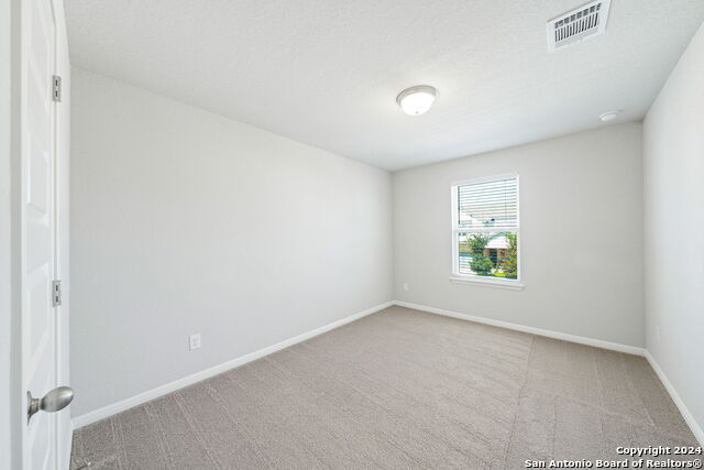 Listing photo id 19 for 11636 Folsom Pass