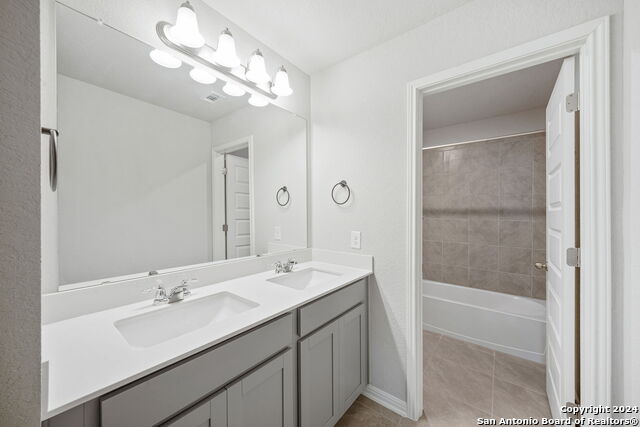 Listing photo id 22 for 11636 Folsom Pass