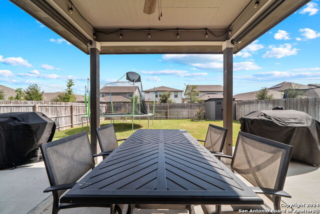 Listing photo id 29 for 11636 Folsom Pass