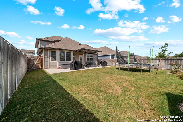 Listing photo id 31 for 11636 Folsom Pass