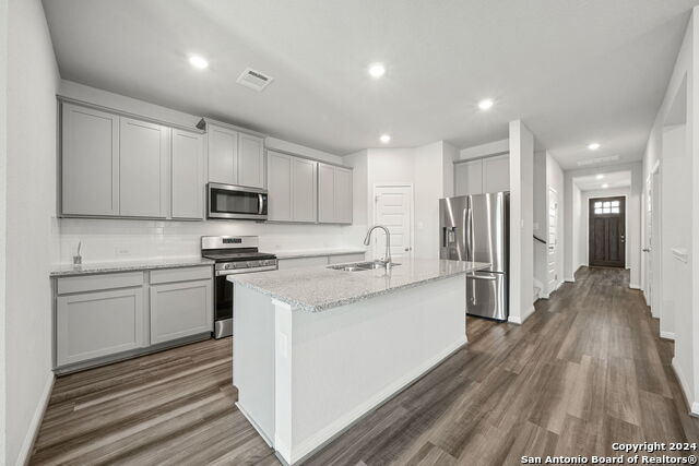 Listing photo id 6 for 11636 Folsom Pass