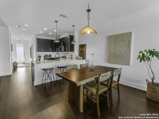 Listing photo id 10 for 2800 Treble  832