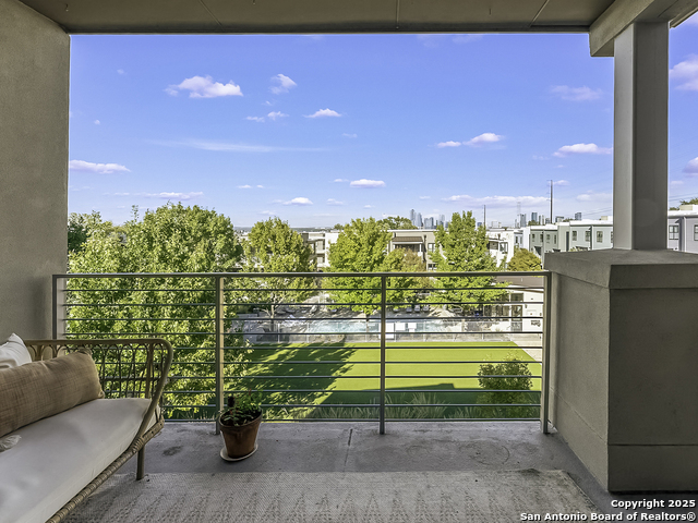 Listing photo id 0 for 2800 Treble  832