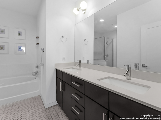 Listing photo id 1 for 2800 Treble  832