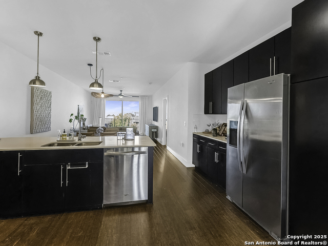 Listing photo id 2 for 2800 Treble  832