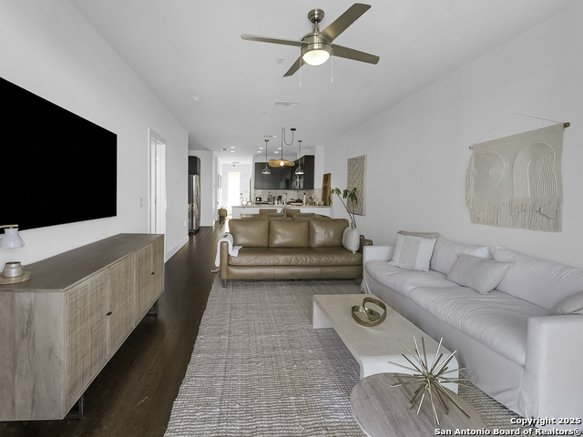 Listing photo id 3 for 2800 Treble  832