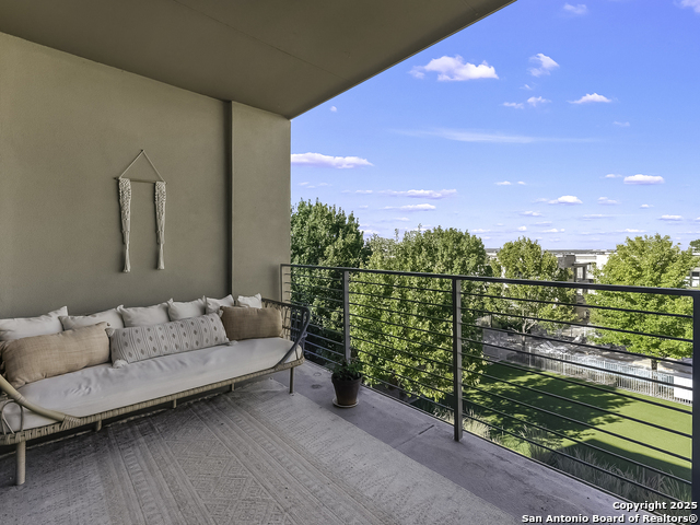 Listing photo id 7 for 2800 Treble  832