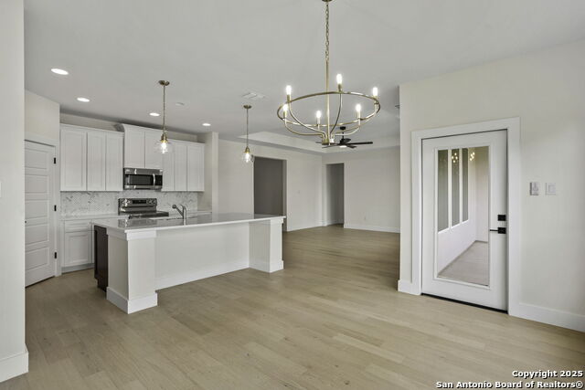 Image 14 of 30 For 1901 N Chateau Lane