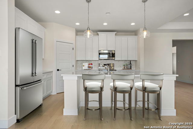 Image 2 of 30 For 1901 N Chateau Lane