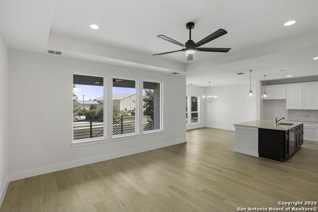 Image 8 of 30 For 1901 N Chateau Lane