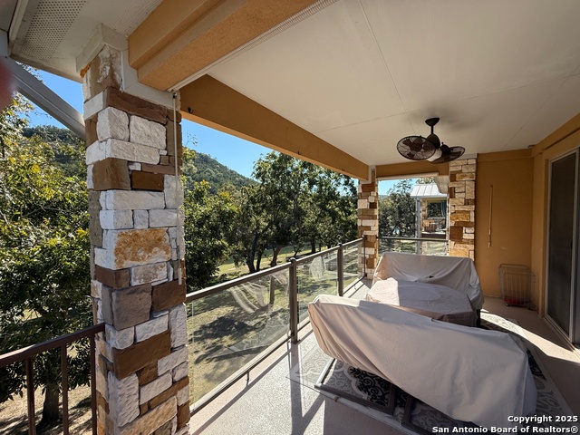 Image 19 of 31 For 540 River Run  301