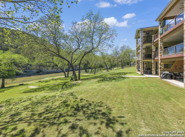 Image 27 of 31 For 540 River Run  301