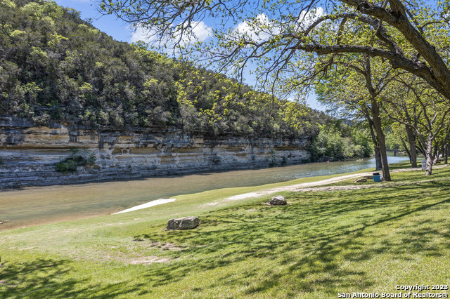 Image 29 of 31 For 540 River Run  301