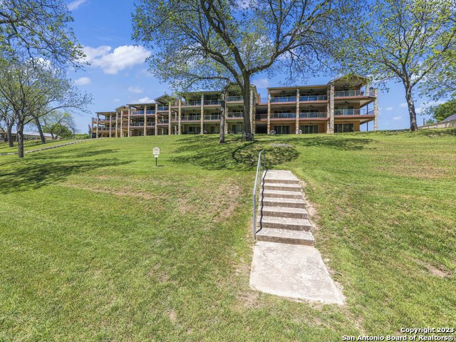 Image 30 of 31 For 540 River Run  301