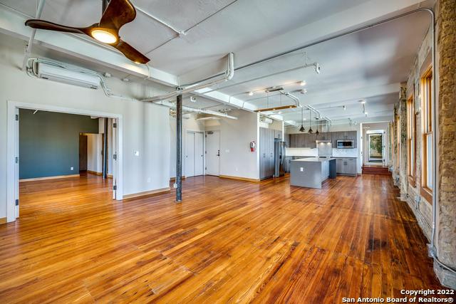 Image 10 of 34 For 219 Alamo St N 401