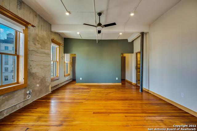 Image 16 of 34 For 219 Alamo St N 401