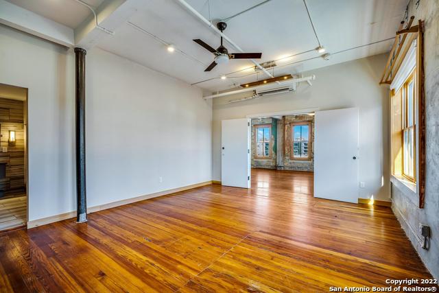 Image 19 of 34 For 219 Alamo St N 401