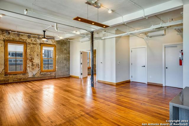 Image 2 of 34 For 219 Alamo St N 401