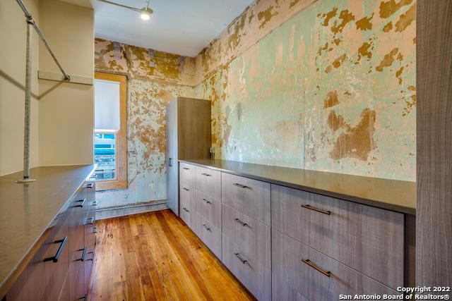 Image 25 of 34 For 219 Alamo St N 401