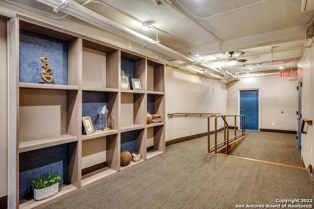 Image 29 of 34 For 219 Alamo St N 401