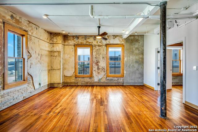 Image 5 of 34 For 219 Alamo St N 401