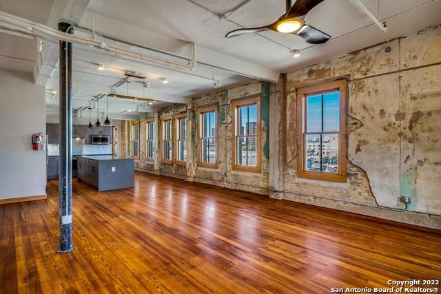 Image 9 of 34 For 219 Alamo St N 401