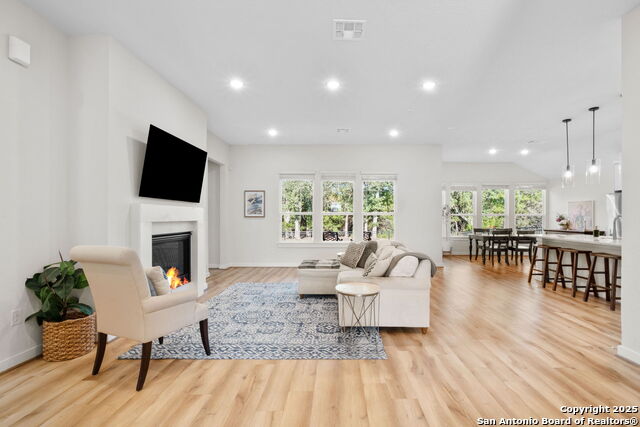 Image 8 of 33 For 143 Maravillas