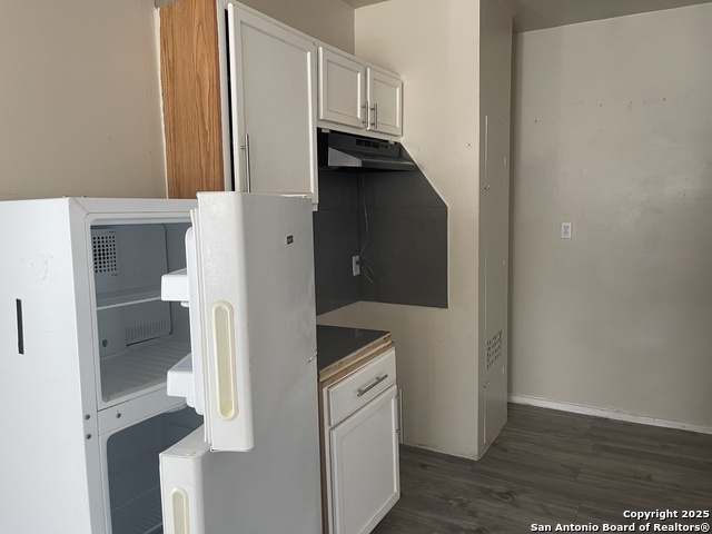 Image 5 of 11 For 1101-1103 Bailey Ave.