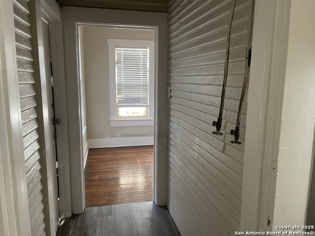 Image 6 of 11 For 1101-1103 Bailey Ave.