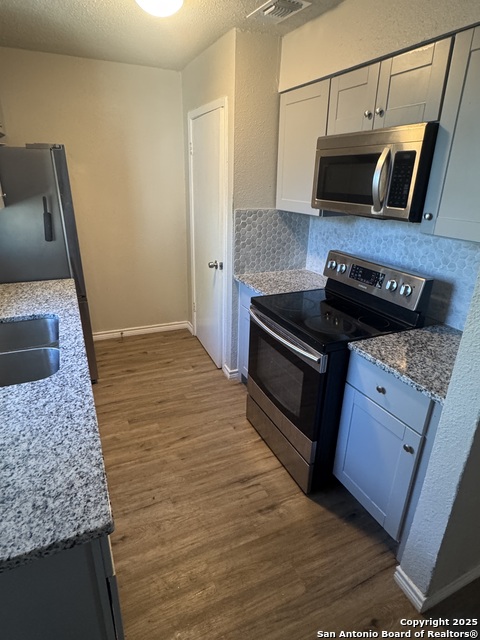 Image 6 of 33 For 5322 Stoneshire