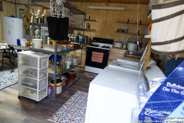 Image 15 of 51 For 2215 County Road 389