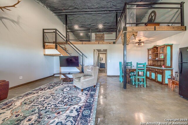 Image 43 of 71 For 240 Glory Lane