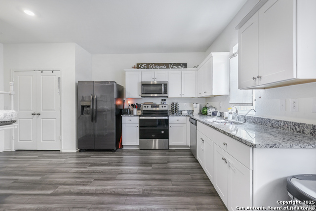 Image 9 of 21 For 5314 Hickory Pl