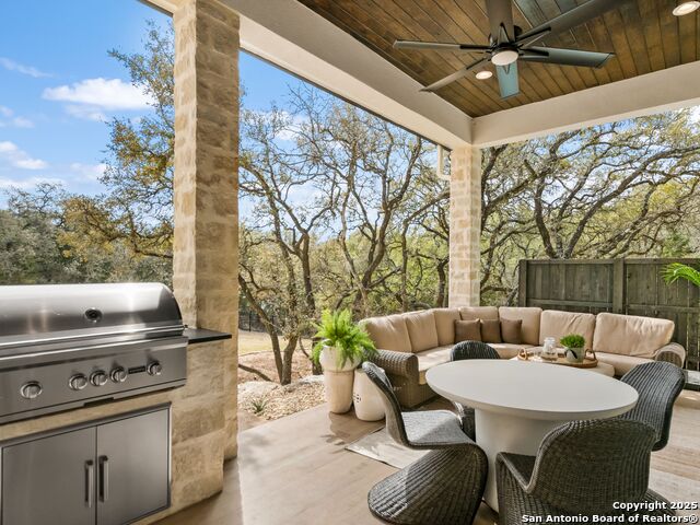 Image 29 of 37 For 8030 Colonial Woods