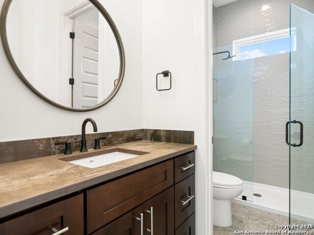 Image 32 of 37 For 8030 Colonial Woods