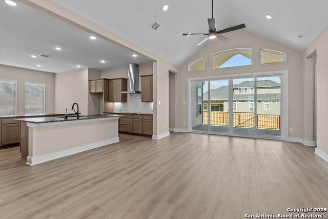 Image 11 of 17 For 381 Jereth Crossing