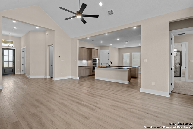 Image 12 of 17 For 381 Jereth Crossing